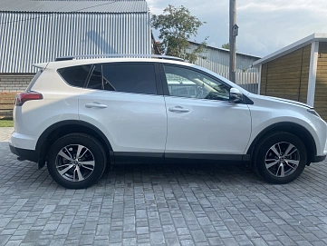 Toyota RAV4, 2018г, полный привод, вариатор