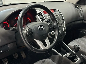 Kia Ceed, 2010г, передний привод, механика