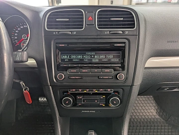 Volkswagen Golf, 2011г, передний привод, робот