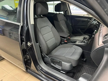 Volkswagen Passat, 2011г, передний привод, робот