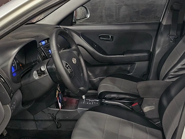 Hyundai Elantra, 2009г, передний привод, автомат