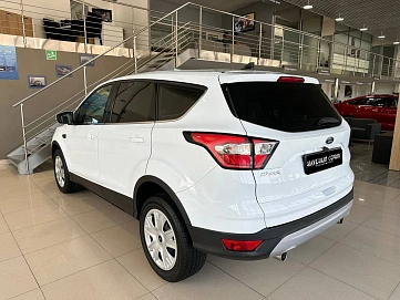 Ford Kuga, 2019г, передний привод, автомат