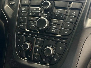 Opel Astra, 2012г, передний привод, механика
