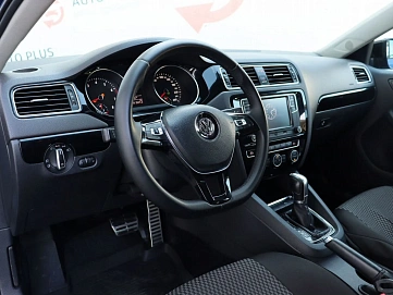 Volkswagen Jetta, 2018г, передний привод, робот
