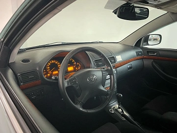Toyota Avensis, 2007г, передний привод, автомат