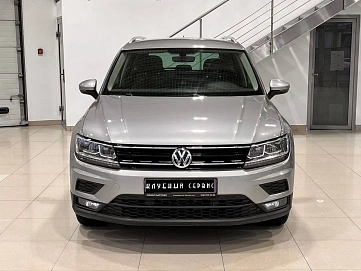 Volkswagen Tiguan, 2018г, передний привод, робот