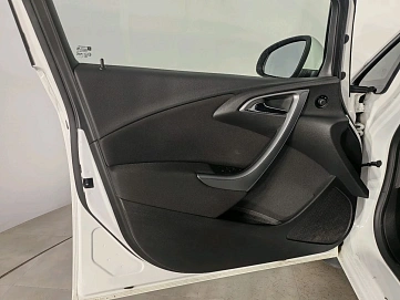 Opel Astra, 2013г, передний привод, механика