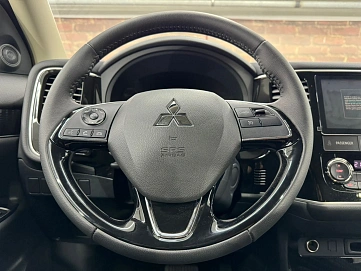 Mitsubishi Outlander, 2022г, передний привод, вариатор