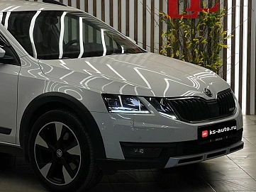 Skoda Octavia, 2017г, полный привод, робот