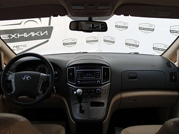 Hyundai , 2018г., задний привод, автомат