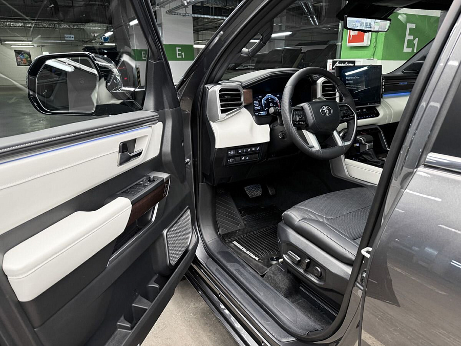 Toyota Sequoia, 2024г., полный привод, автомат