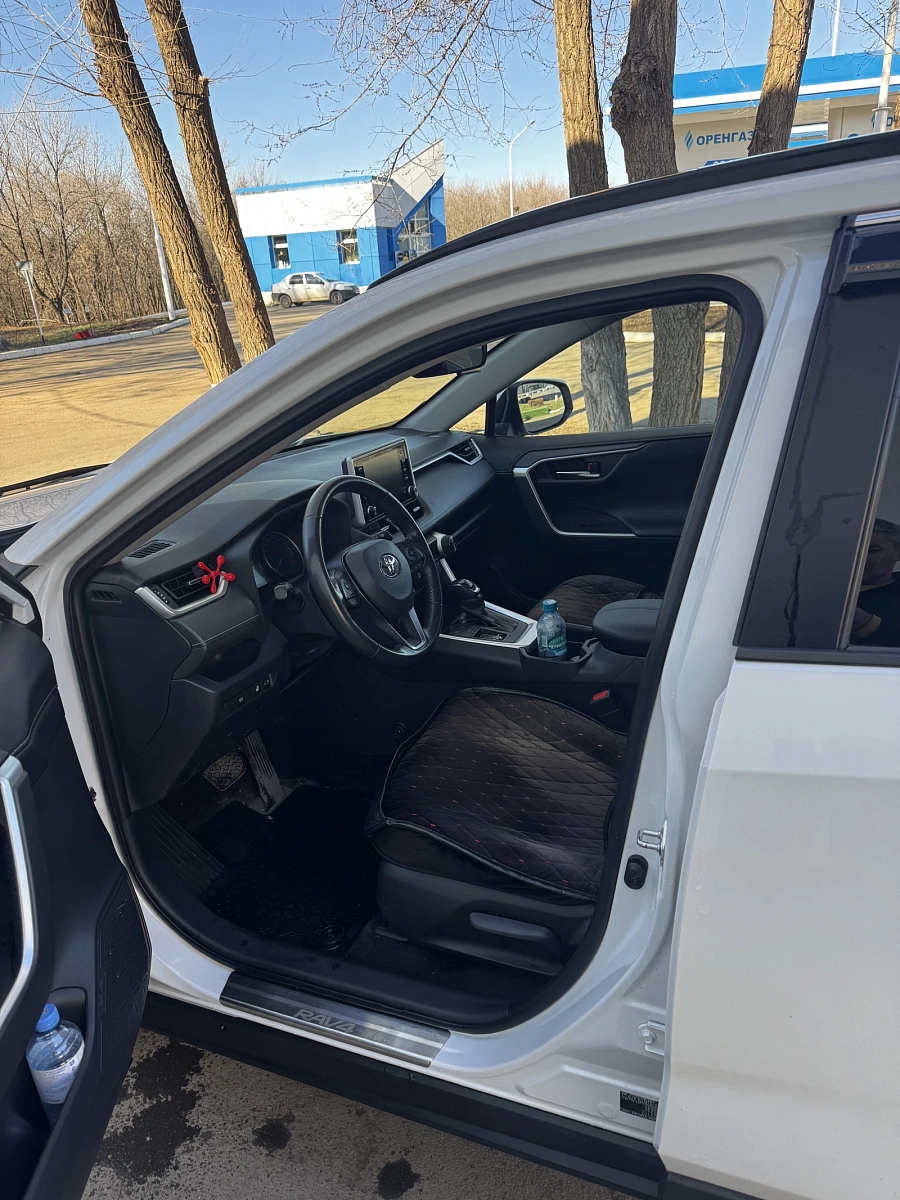 Toyota RAV4, 2020г., передний привод, вариатор