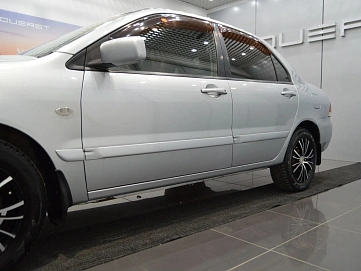 Mitsubishi Lancer, 2005г, передний привод, механика