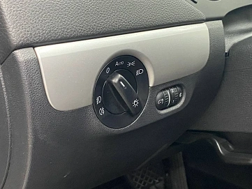Volkswagen Jetta, 2011г, передний привод, робот