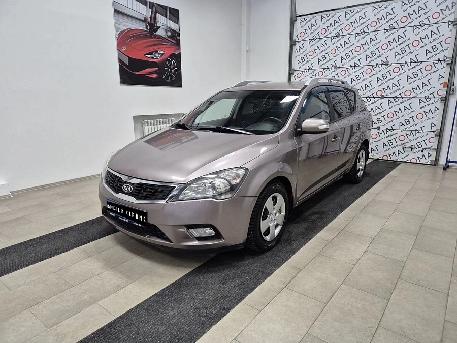 Kia Ceed, 2011г., передний привод, автомат