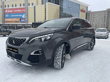Peugeot 5008, 2020г, передний привод, автомат
