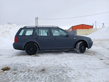 Volkswagen Golf, 1999г, передний привод, механика