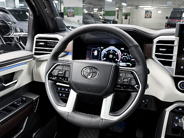 Toyota Sequoia, 2024г, полный привод, автомат