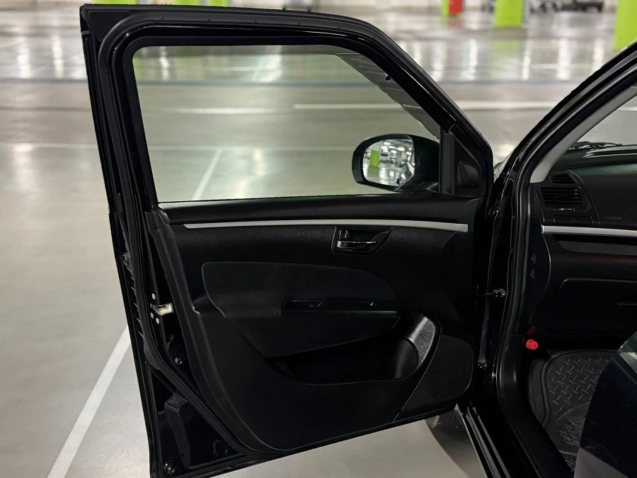 Suzuki Swift, 2014г., передний привод, вариатор