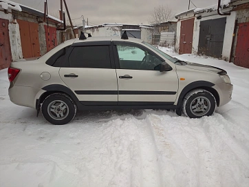 Lada (ВАЗ) Granta, 2013г, передний привод, механика