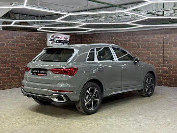 Audi Q3, 2025г, передний привод, робот