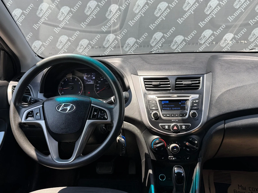 Hyundai Solaris, 2016г., передний привод, автомат