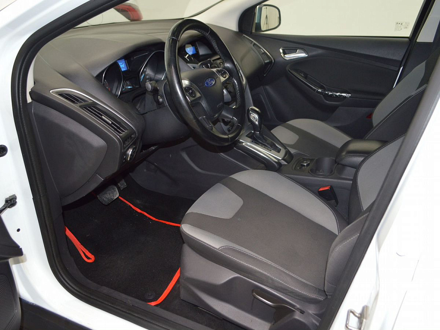 Ford Focus, 2012г., передний привод, робот