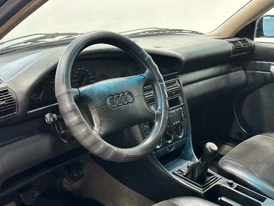 Audi A6, 1994г., передний привод, механика