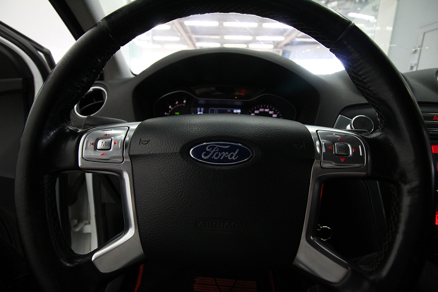 Ford Mondeo, 2012г., передний привод, механика