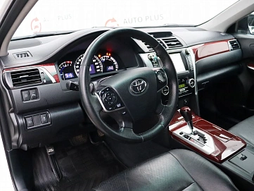 Toyota Camry, 2014г, передний привод, автомат