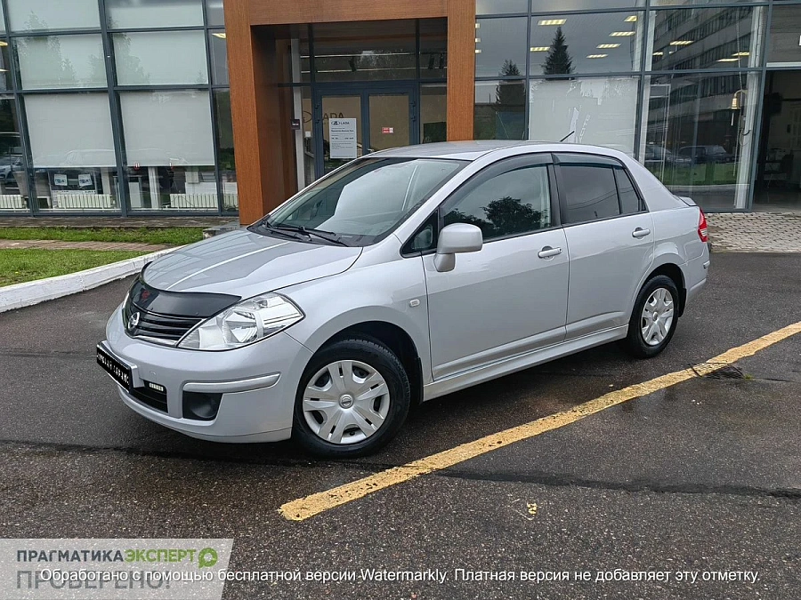 Nissan Tiida, 2013г., передний привод, механика