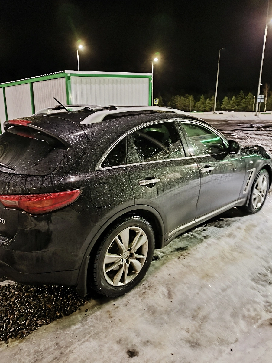 Infiniti QX70, 2015г., полный привод, автомат