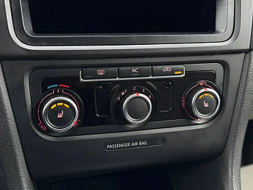 Volkswagen Golf, 2010г, передний привод, робот