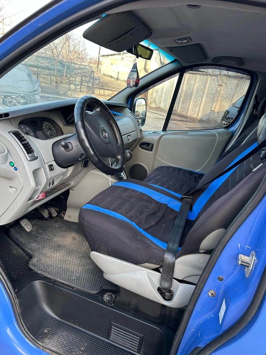 Opel Vivaro, 2009г., передний привод, механика