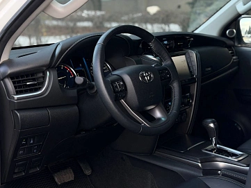 Toyota Fortuner, 2022г, полный привод, автомат