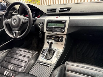 Volkswagen Passat, 2010г, передний привод, робот