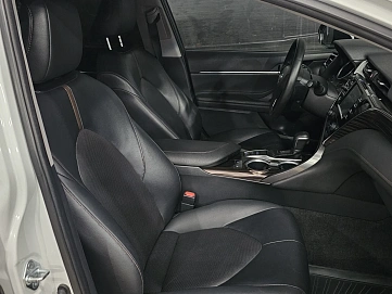 Toyota Camry, 2020г, передний привод, автомат