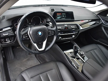 BMW 5 серии, 2018г., задний привод, автомат