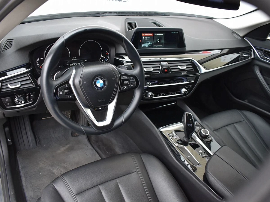 BMW 5 серии, 2018г., задний привод, автомат