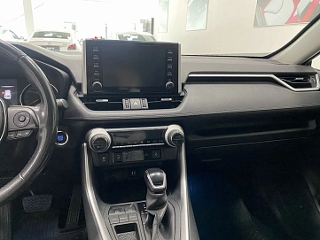 Toyota RAV4, 2019г, передний привод, вариатор