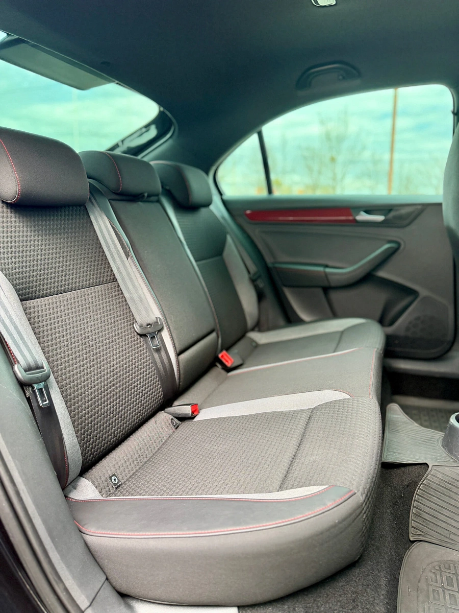 Volkswagen Polo, 2021г., передний привод, автомат