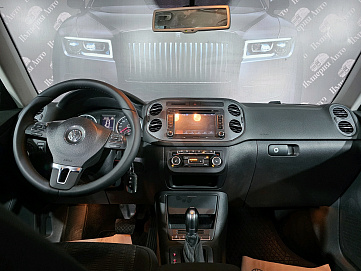 Volkswagen Tiguan, 2013г, передний привод, робот