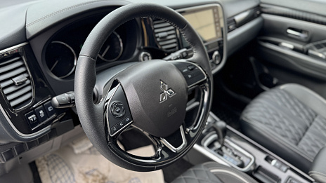 Mitsubishi Outlander, 2022г, передний привод, вариатор