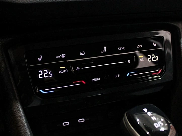 Volkswagen Tiguan, 2021г, передний привод, робот