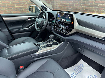 Toyota Highlander, 2025г, полный привод, автомат
