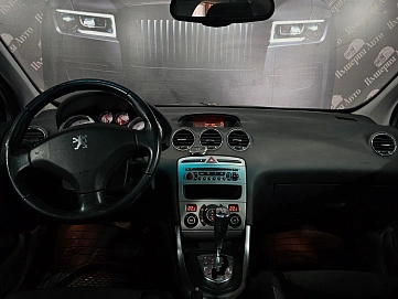 Peugeot 308, 2010г, передний привод, автомат