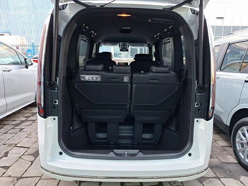 Honda Stepwgn, 2024г, передний привод, вариатор