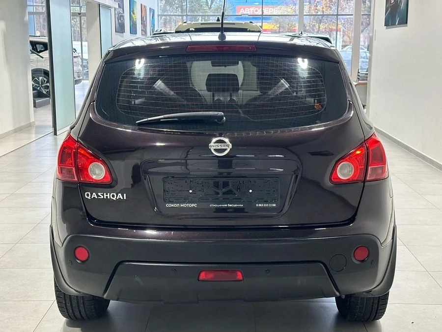 Nissan Qashqai, 2009г., передний привод, вариатор