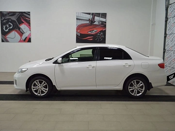 Toyota Corolla, 2012г, передний привод, механика