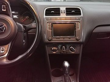 Volkswagen Polo, 2020г, передний привод, автомат